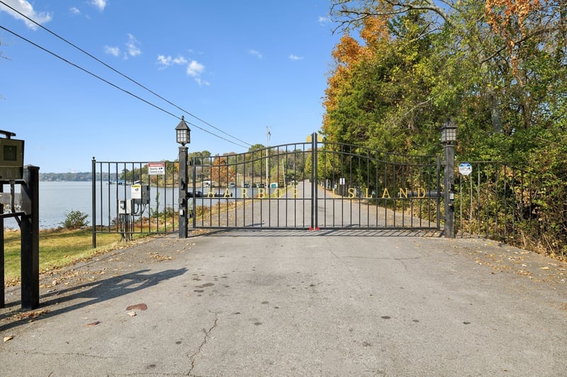 301 Anchor Ln, Old Hickory, TN 37138