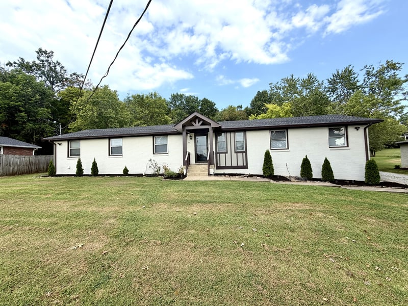 233 Riverwood Dr, Hendersonville, TN 37075