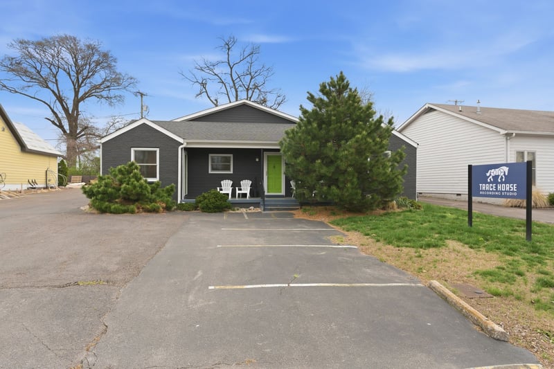 502 E Iris Dr, Nashville, TN 37204