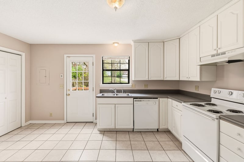 1615 Western Shore Dr, Nashville, TN 37214