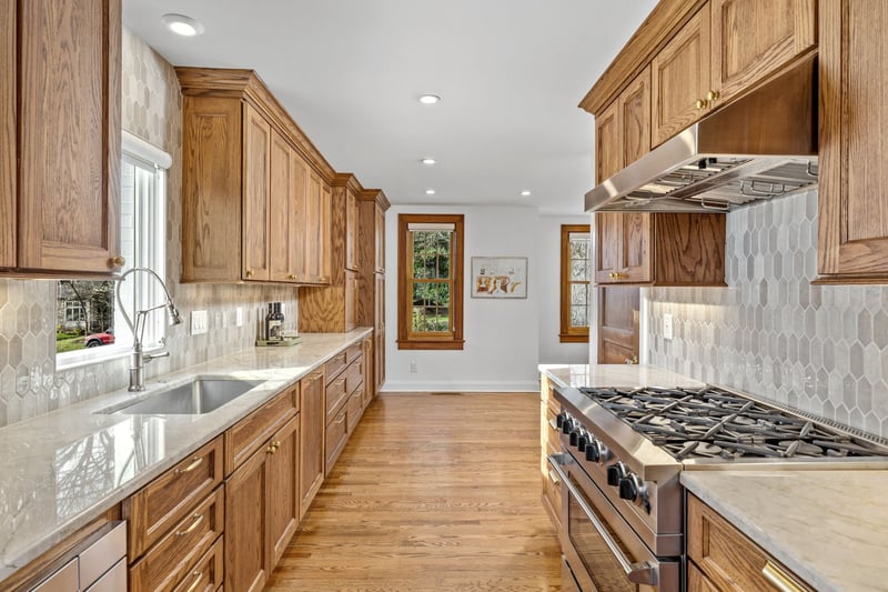 1705 Green Hills Dr, Nashville, TN 37215