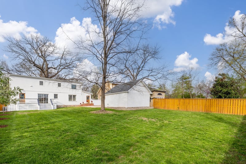 1705 Green Hills Dr, Nashville, TN 37215