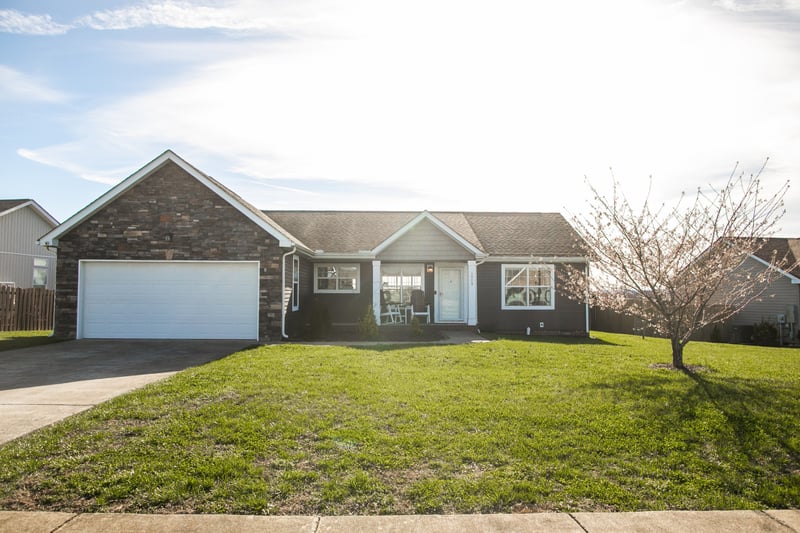 1009 Mccormick Xing, Spring Hill, TN 37174
