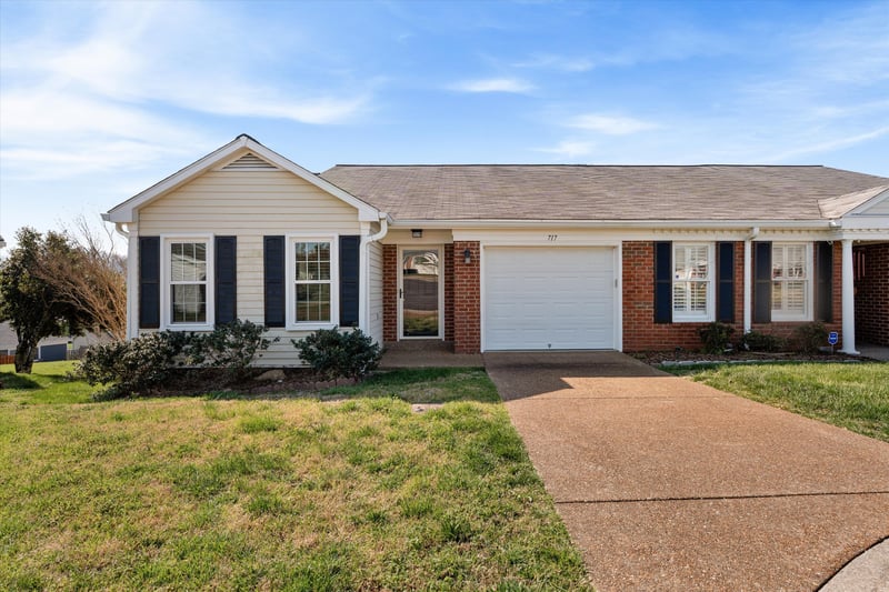 717 Mount Carmel Pl, Nashville, TN 37205