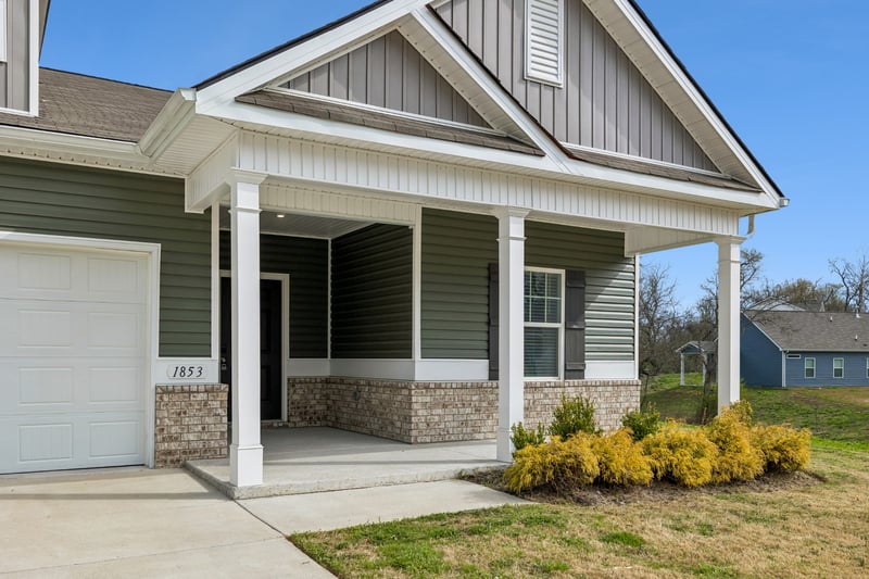 1853 Holdens Hl, Columbia, TN 38401