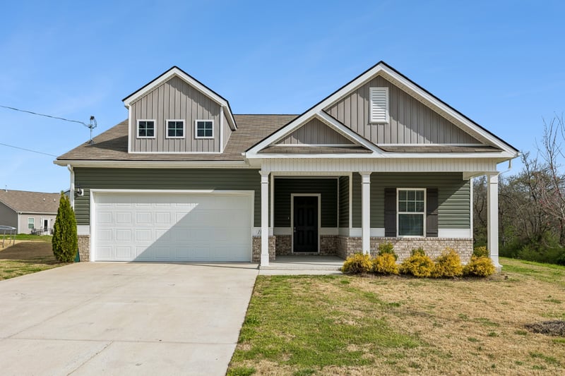 1853 Holdens Hl, Columbia, TN 38401
