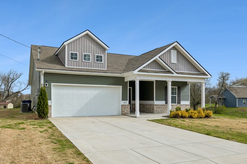 1853 Holdens Hl, Columbia, TN 38401