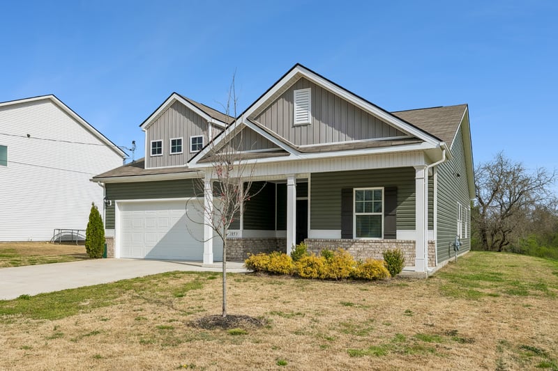 1853 Holdens Hl, Columbia, TN 38401