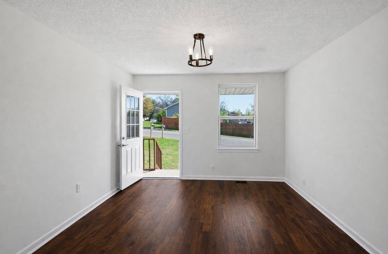 1300 Bellshire Terrace Dr, Nashville, TN 37207