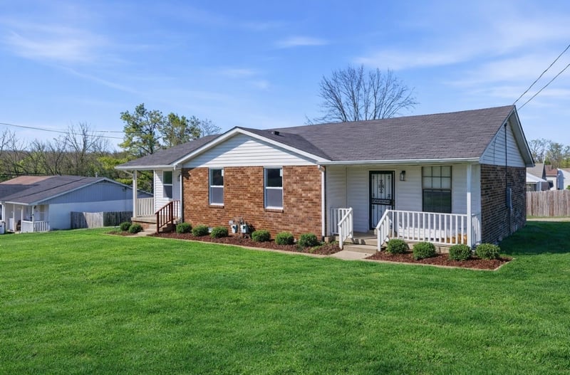 1300 Bellshire Terrace Dr, Nashville, TN 37207