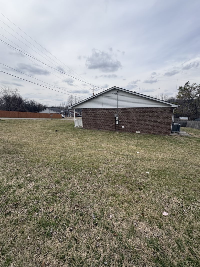 1300 Bellshire Terrace Dr, Nashville, TN 37207