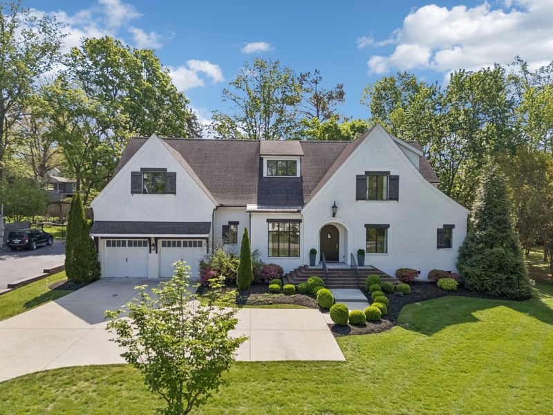 4040 Russellwood Dr, Nashville, TN 37204