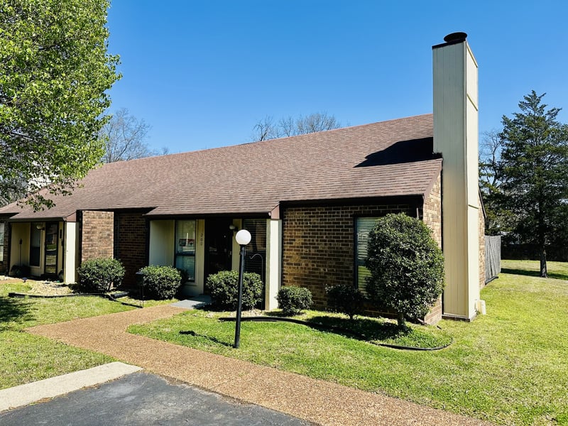 200 Castlewood Ln, Lebanon, TN 37087