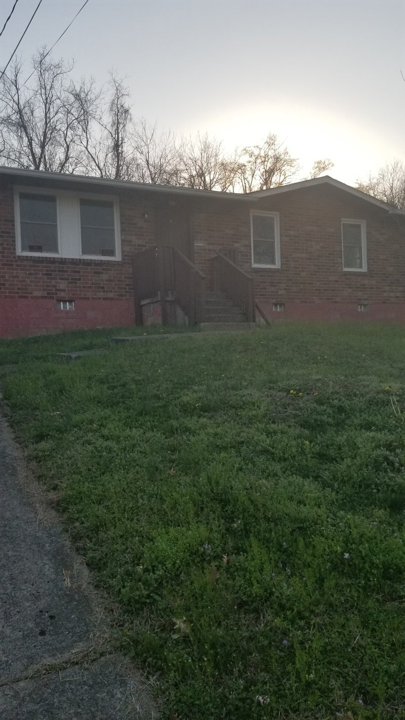 2714 Combs Dr, Nashville, TN 37207