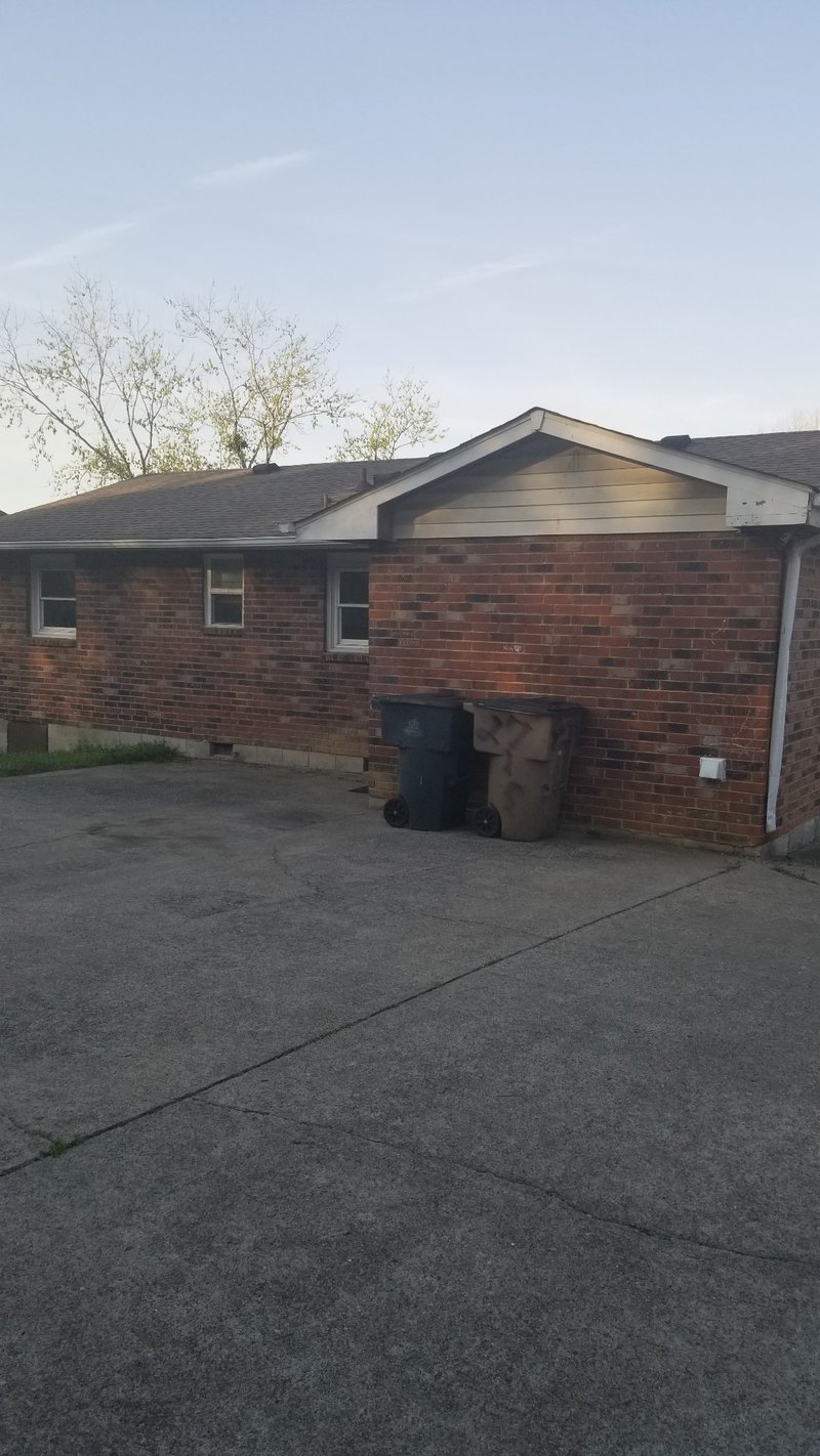 2714 Combs Dr, Nashville, TN 37207