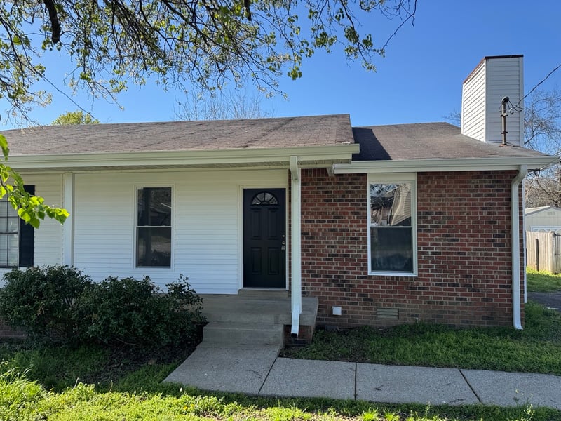 3216 Woodstock Dr, Nashville, TN 37207