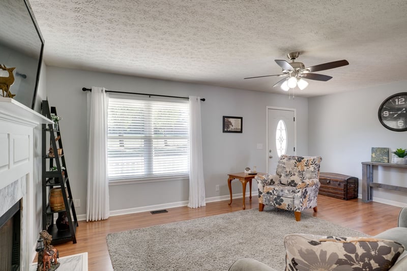 145 S Palmers Chapel Rd, White House, TN 37188