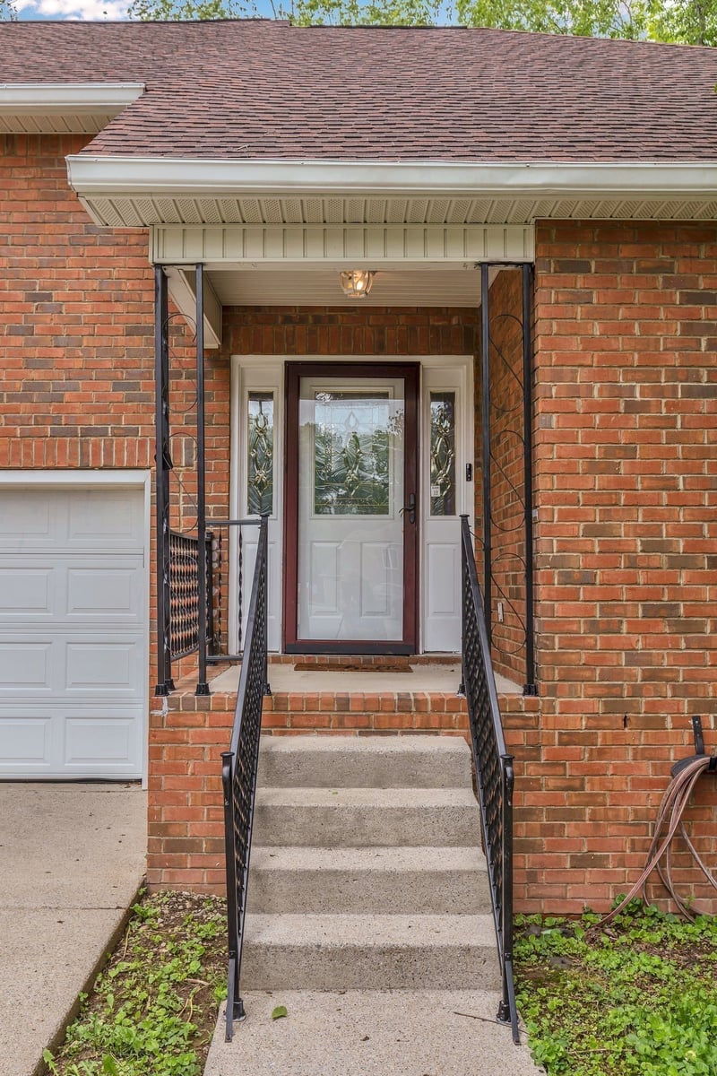 121 Buena Vista Ct, Nashville, TN 37218