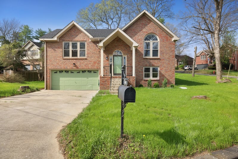 800 Carlisle Ct, Nashville, TN 37214