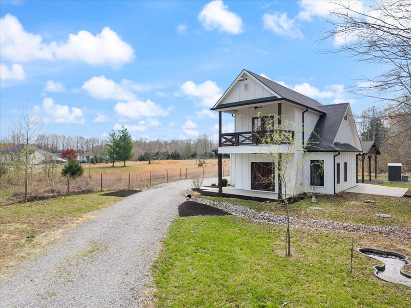 927 Koble Dr, Lebanon, TN 37087