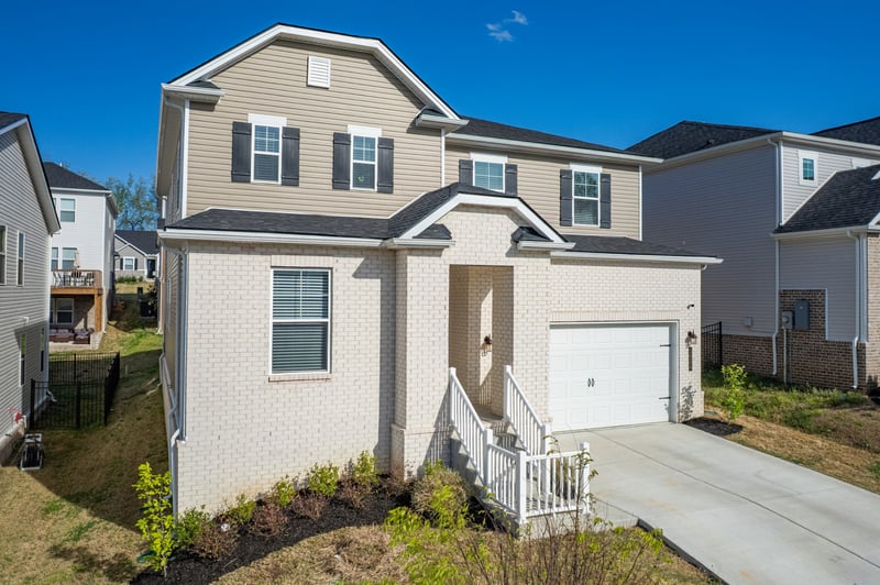 2924 Windstone Trl, Columbia, TN 38401