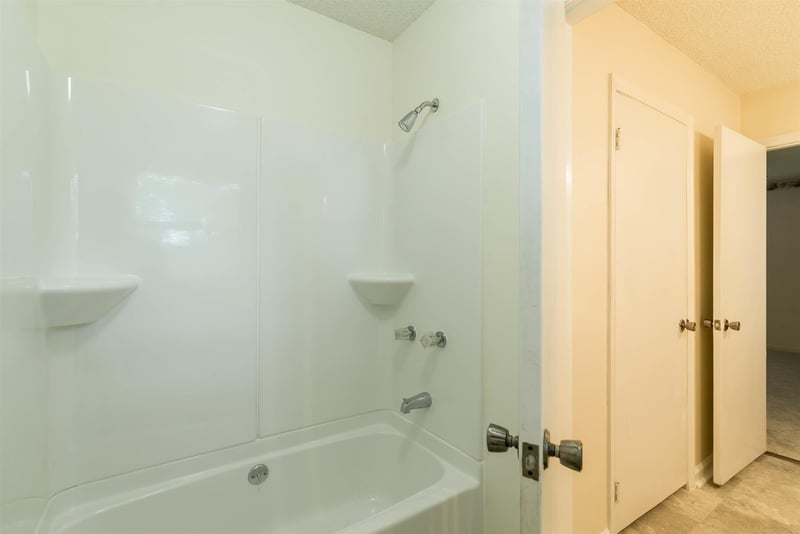 545 Castlegate Dr, Nashville, TN 37217