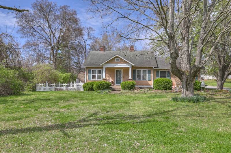 7114 Old Harding Pike, Nashville, TN 37221