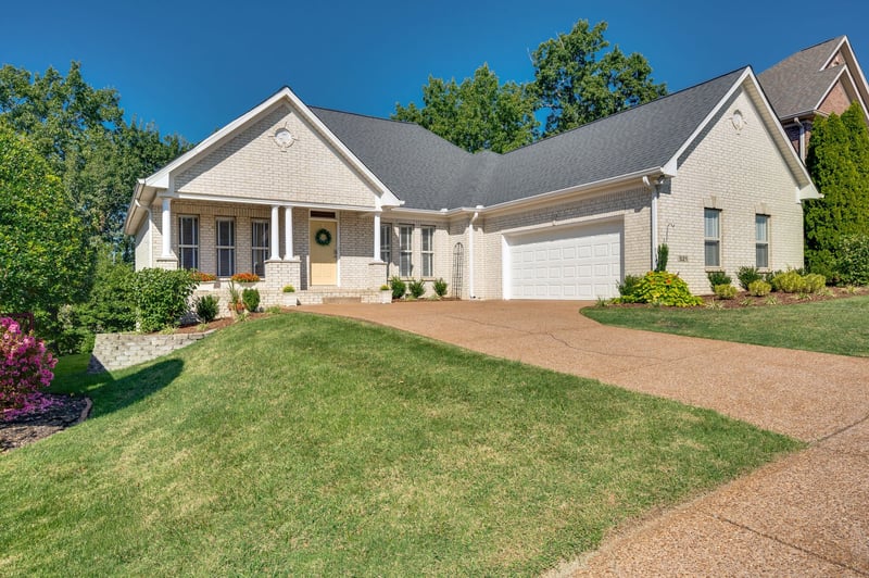 521 Summit Oaks Ct, Nashville, TN 37221