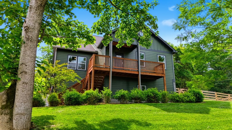 157 Lena Loop, Burns, TN 37029
