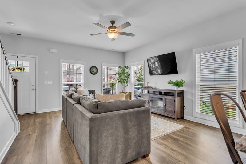 2563 Napa Valley Way, Columbia, TN 38401