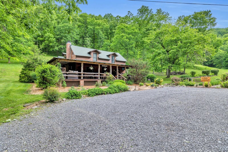 28 Bussell Ln, Gordonsville, TN 38563
