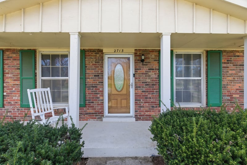 2713 Edge O Lake Dr, Nashville, TN 37217