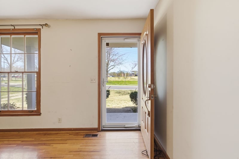 2713 Edge O Lake Dr, Nashville, TN 37217