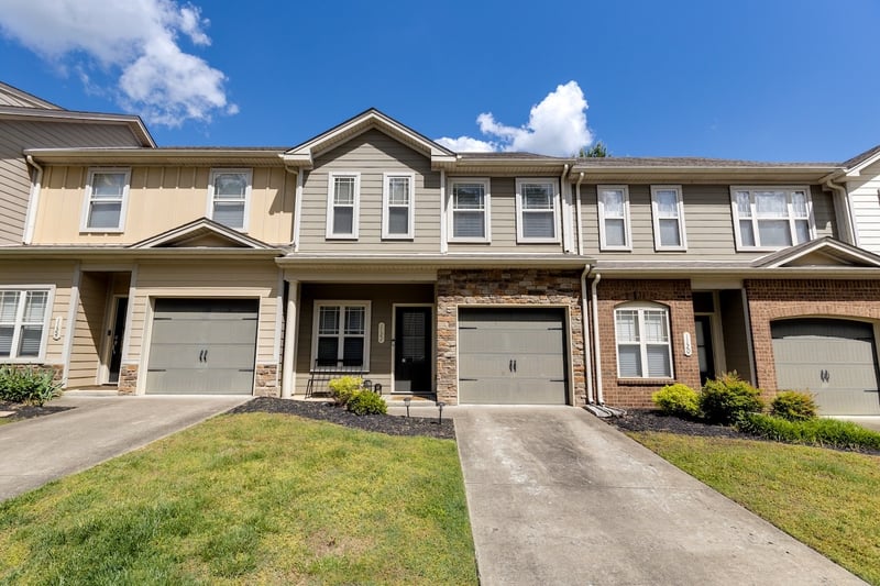1122 Woodbury Falls Ct, Nashville, TN 37221