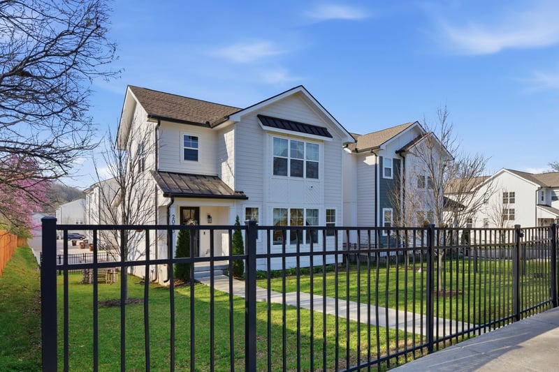 2003 Maple View Ln, Nashville, TN 37207