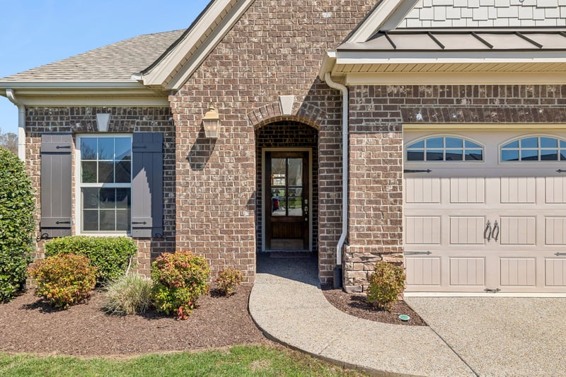 1034 Callaway Dr, Lebanon, TN 37087