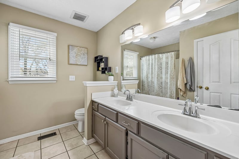 2421 S Bellah Ct, Murfreesboro, TN 37127