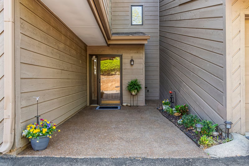 761 Harpeth Trace Dr, Nashville, TN 37221