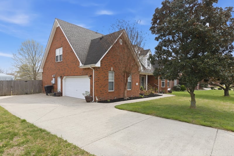 2013 Adonis Dr, Murfreesboro, TN 37128