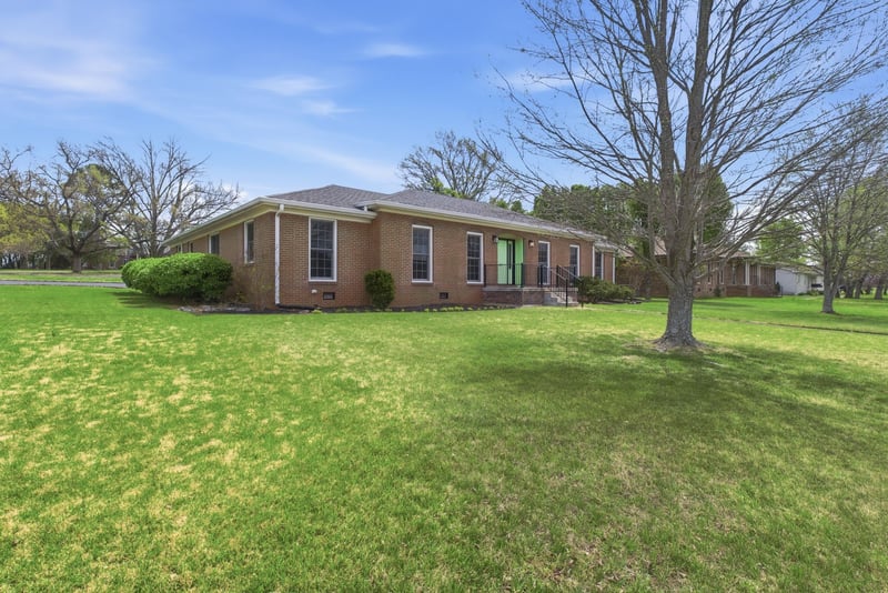 207 Oak Hill Dr, Lebanon, TN 37087