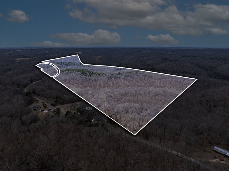 Collier Bend Rd, Charlotte, TN 37036