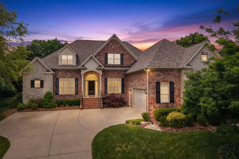1002 Fall Creek Ct, Spring Hill, TN 37174