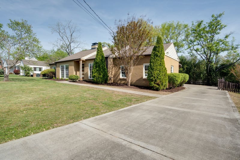 1209 Kenwood Dr, Nashville, TN 37216