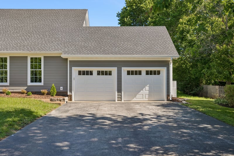 1418 Courtland Dr, Columbia, TN 38401