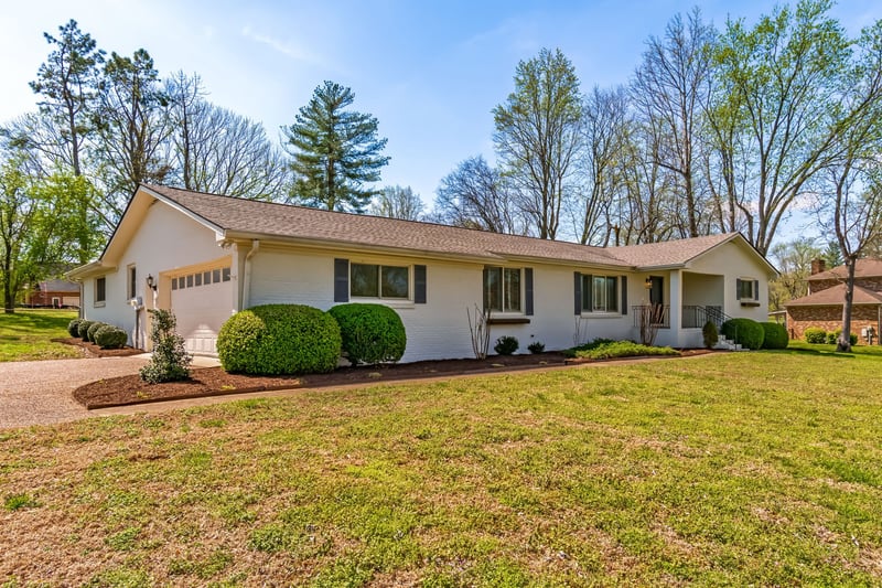 2203 Oakwood Ct, Franklin, TN 37064