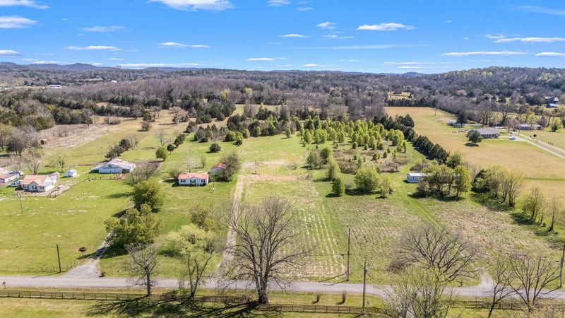 4360 River Ln, Milton, TN 37118