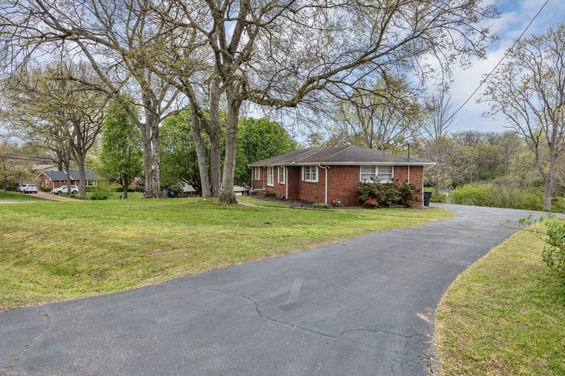 5000 Marchant Dr, Nashville, TN 37211