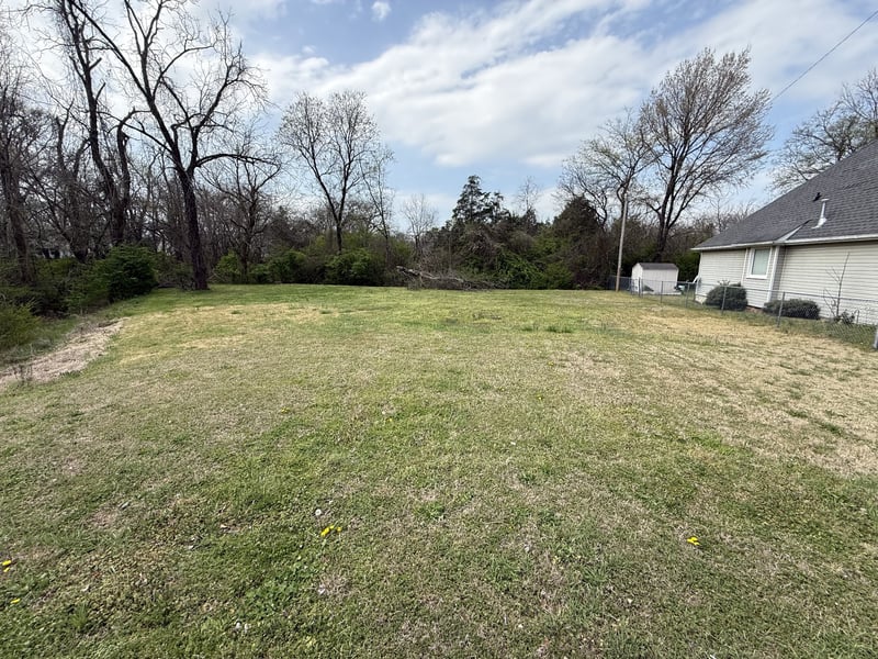 1760 University Dr, Columbia, TN 38401