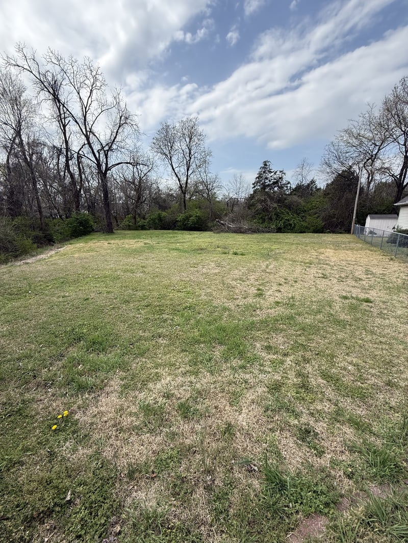 1760 University Dr, Columbia, TN 38401