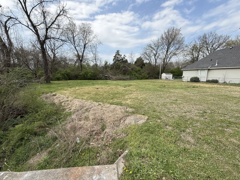 1760 University Dr, Columbia, TN 38401